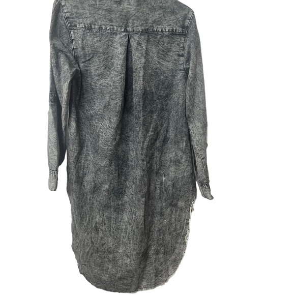 Thrill Jeans Hi Low Denim 
Shirt Women Dark Gray Acid
Wash Destroyed size M - Picture 11 of 15